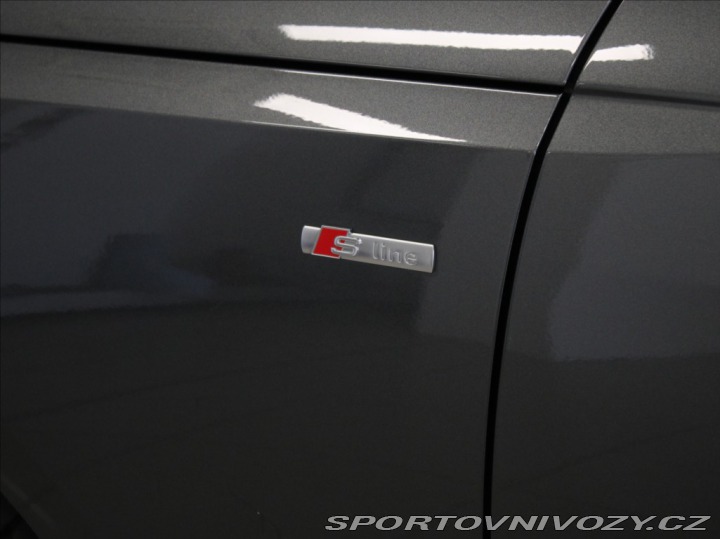 Audi A4 2,0 40TDI S-line Záruka Č 2022