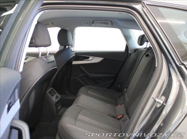 Audi A4 2,0 40TDI S-line Záruka Č 2022