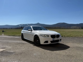 BMW  F11