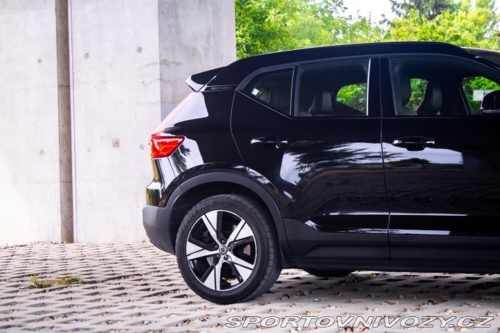 Volvo Ostatní modely XC40 P8 TwinMotor AWD 300kw 2021
