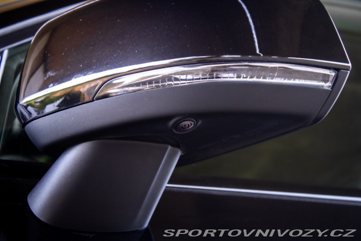 Volvo Ostatní modely XC40 P8 TwinMotor AWD 300kw 2021