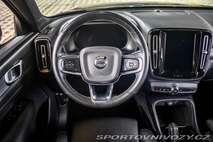 Volvo Ostatní modely XC40 P8 TwinMotor AWD 300kw 2021