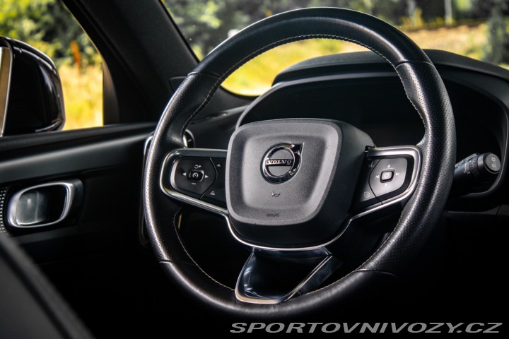 Volvo Ostatní modely XC40 P8 TwinMotor AWD 300kw 2021
