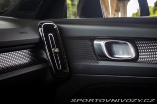 Volvo Ostatní modely XC40  P8 TwinMotor AWD 300kw 2021