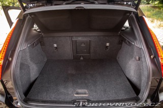 Volvo Ostatní modely XC40  P8 TwinMotor AWD 300kw 2021