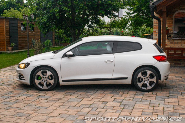 Volkswagen Scirocco 1.4 TSI 160k / NA SPLÁTK 2009