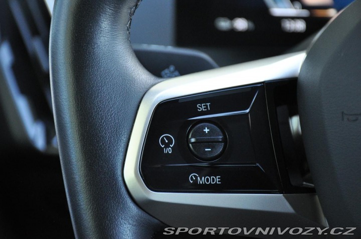 BMW iX xDrive40 HUD H/K REZERVAC 2021