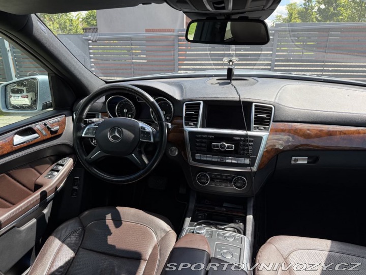 Mercedes-Benz Ostatní modely GL 500 2015