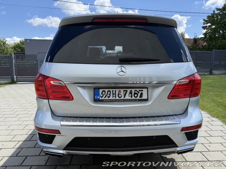 Mercedes-Benz Ostatní modely GL 500 2015