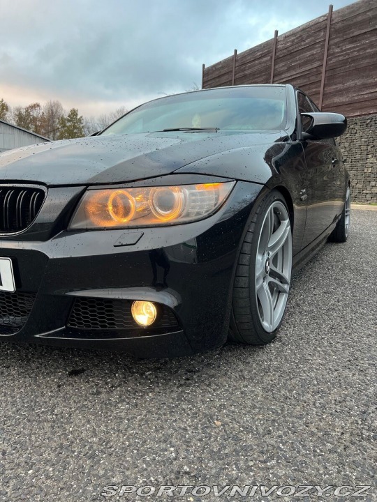 BMW 3 2,0 E91 LCI xDrive 320d 2011