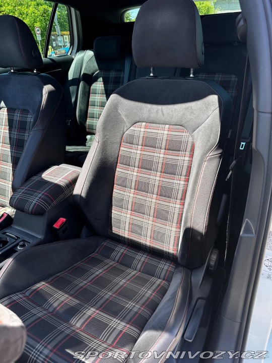 Volkswagen Golf VII Performance DSG 2015