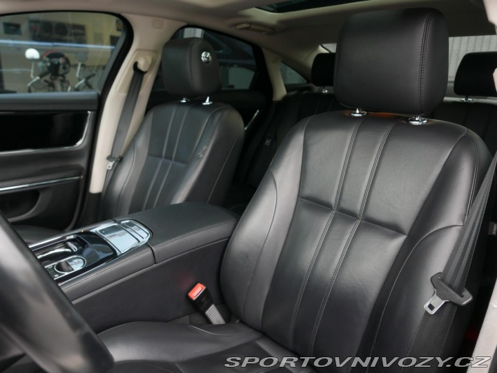 Jaguar XJ 3,0 V6 AWD Automat REZERV 2013