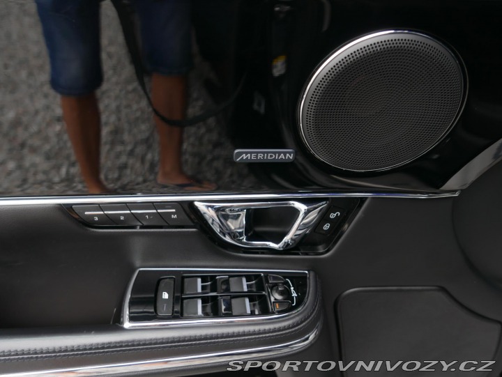 Jaguar XJ 3,0 V6 AWD Automat REZERV 2013