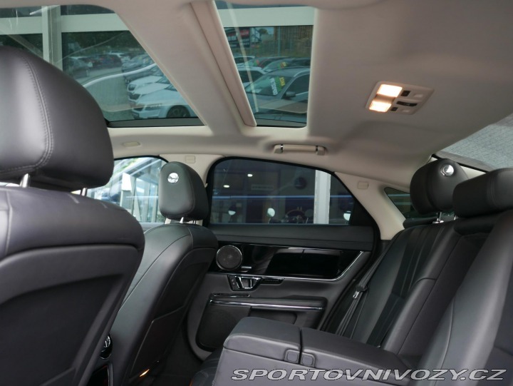 Jaguar XJ 3,0 V6 AWD Automat REZERV 2013