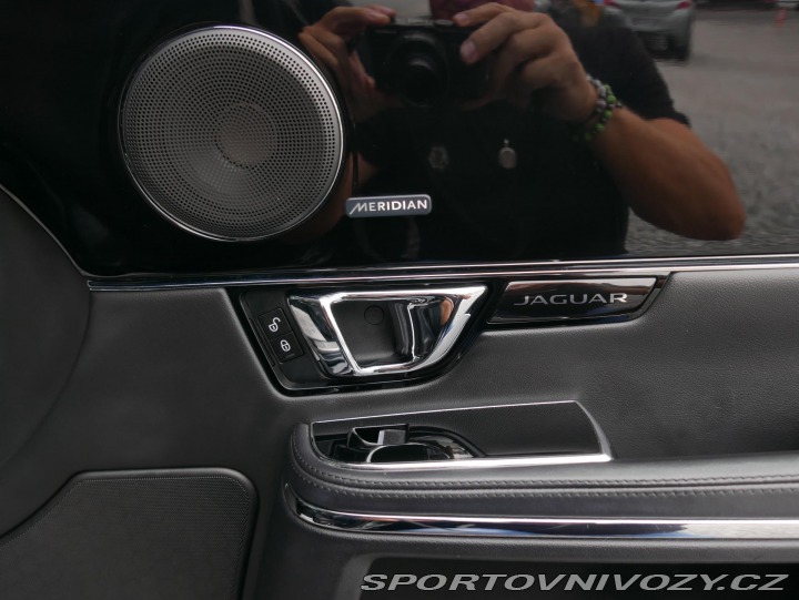 Jaguar XJ 3,0 V6 AWD Automat REZERV 2013