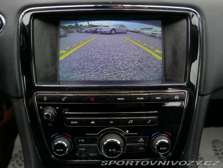 Jaguar XJ 3,0 V6 AWD Automat REZERV 2013