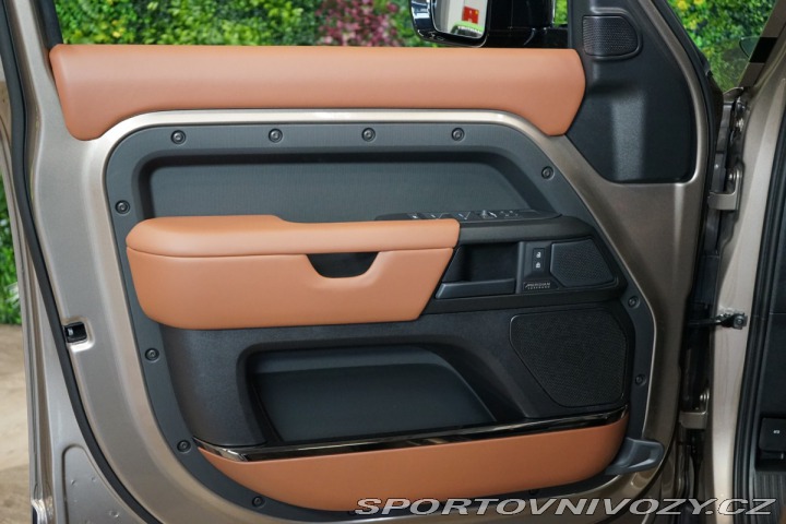 Ostatní značky Ostatní modely Land Rover Defender OCTA*MOONLIGHT*HUD*PANO*M 2025