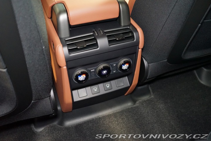 Ostatní značky Ostatní modely Land Rover Defender OCTA*MOONLIGHT*HUD*PANO*M 2025