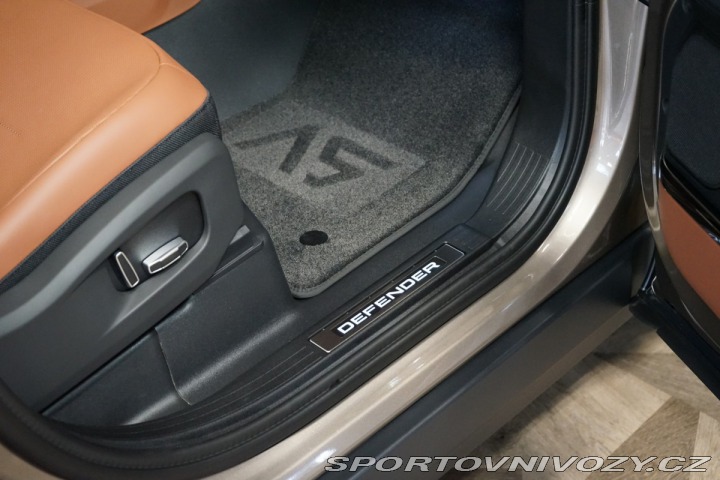 Ostatní značky Ostatní modely Land Rover Defender OCTA*625PS*HUD*PANO*MERID 2025