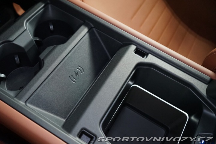 Ostatní značky Ostatní modely Land Rover Defender OCTA*625PS*HUD*PANO*MERID 2025