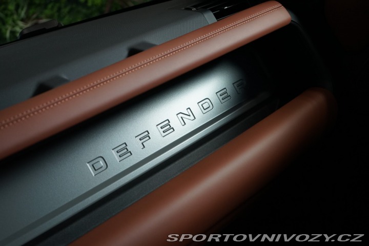 Ostatní značky Ostatní modely Land Rover Defender OCTA*MOONLIGHT*HUD*PANO*M 2025