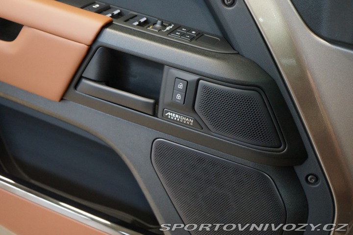 Ostatní značky Ostatní modely Land Rover Defender OCTA*MOONLIGHT*HUD*PANO*M 2025