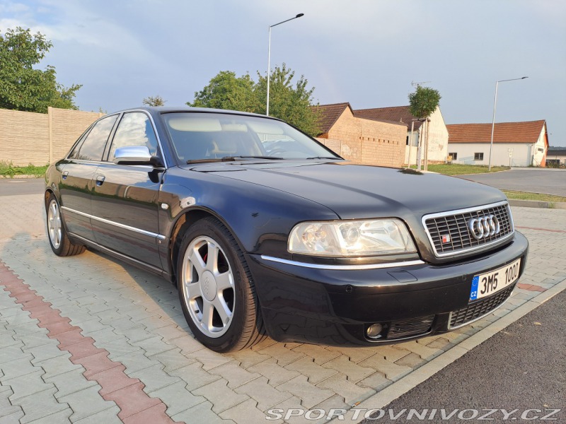Audi S8 D2