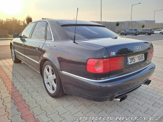 Audi S8 D2 2000