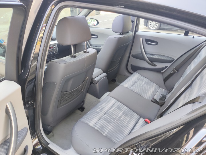 BMW 1 130i 2006