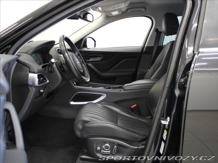 Jaguar F-Pace 3,0 D300 V6 Portfolio MER 2017