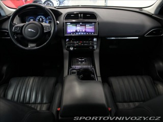 Jaguar F-Pace 3,0 D300 V6 Portfolio MER 2017