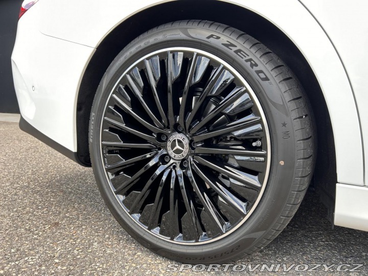 Mercedes-Benz E E 220d 4MATIC kombi AMG 2025