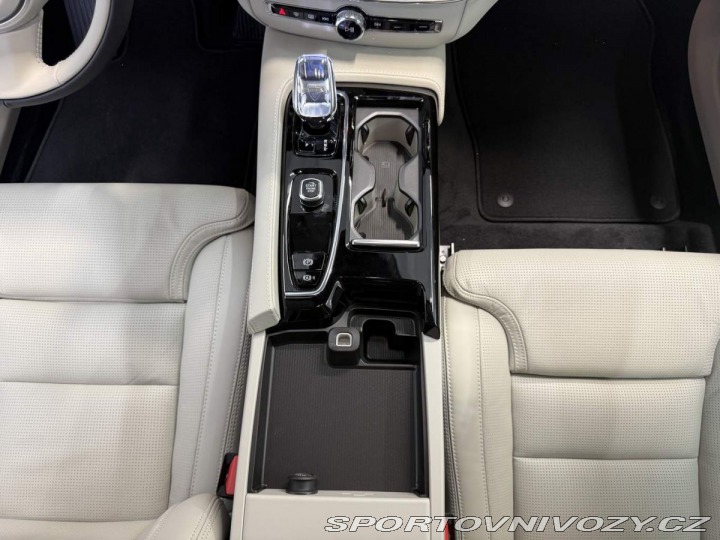 Volvo V60 T6 AWD RECHARGE 2.0L 253+ 2025