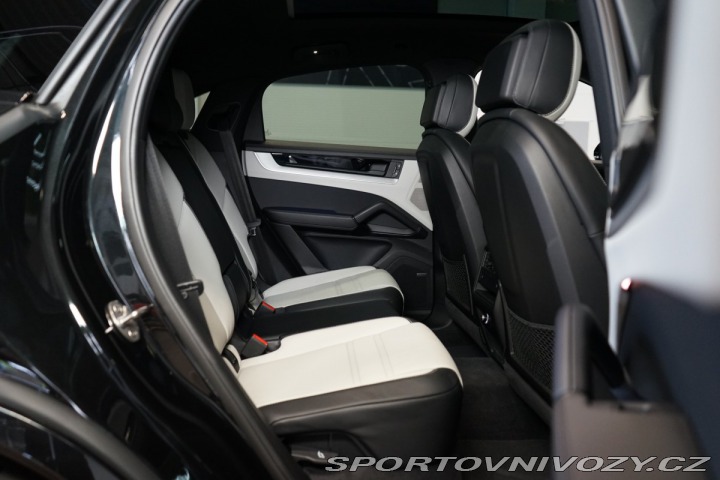 Porsche Cayenne COUPE*EHYBRID*PASM*INNO*B 2024