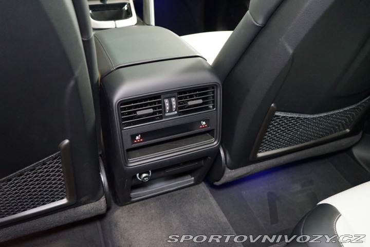 Porsche Cayenne COUPE*EHYBRID*PASM*INNO*B 2024