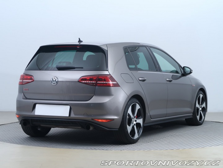 Volkswagen Golf 2.0 GTI 2015