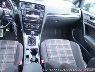 Volkswagen Golf 2.0 GTI 2015