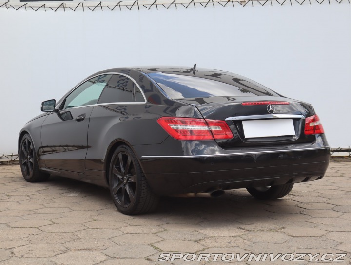 Mercedes-Benz E E 200 2010