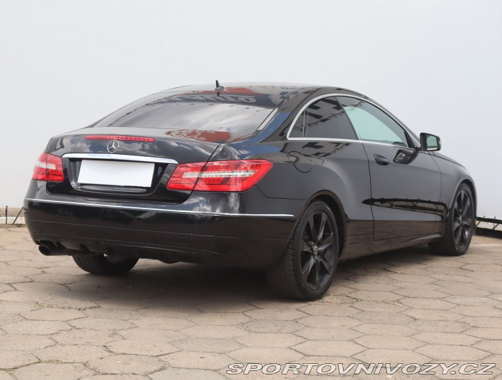 Mercedes-Benz E E 200 2010
