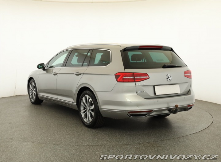 Volkswagen Ostatní modely Passat Highline 2.0 BiTDI 2015