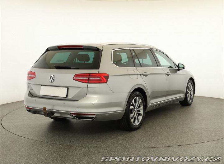 Volkswagen Ostatní modely Passat Highline 2.0 BiTDI 2015