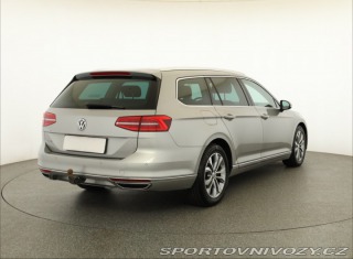 Volkswagen Ostatní modely Passat Highline 2.0 BiTDI 2015