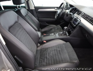 Volkswagen Ostatní modely Passat Highline 2.0 BiTDI 2015