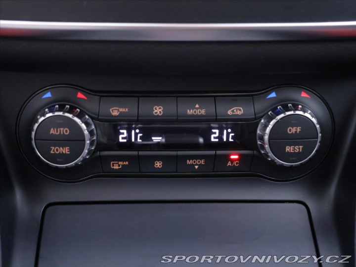 Mercedes-Benz CLA 2,0 45AMG 4-MATIC DPH CZ 2013