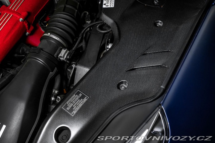 Ferrari F12berlinetta Lift, kamery, full-carbon 1800
