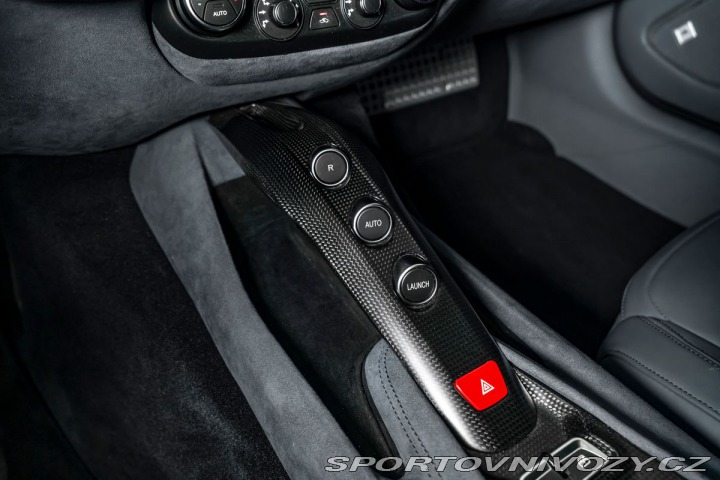Ferrari F12berlinetta Lift, kamery, full-carbon 1800