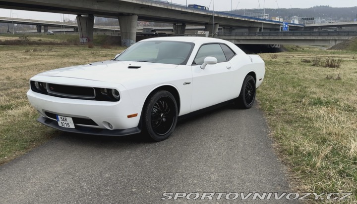 Dodge Challenger R/T 5.7 HEMI V8 MANUÁL 2011