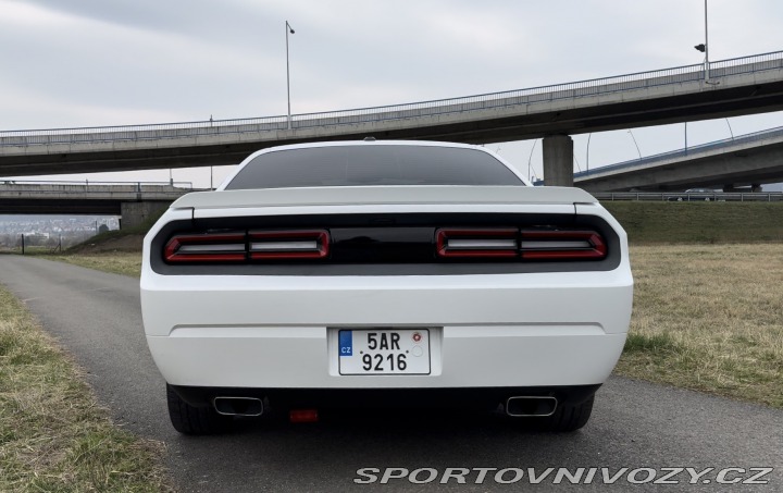 Dodge Challenger R/T 5.7 HEMI V8 MANUÁL 2011