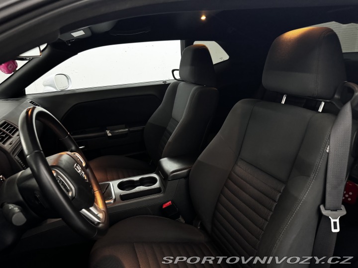 Dodge Challenger R/T 5.7 HEMI V8 MANUÁL 2011