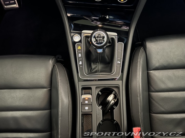 Volkswagen Golf R 4Motion 221kw manuál 2014